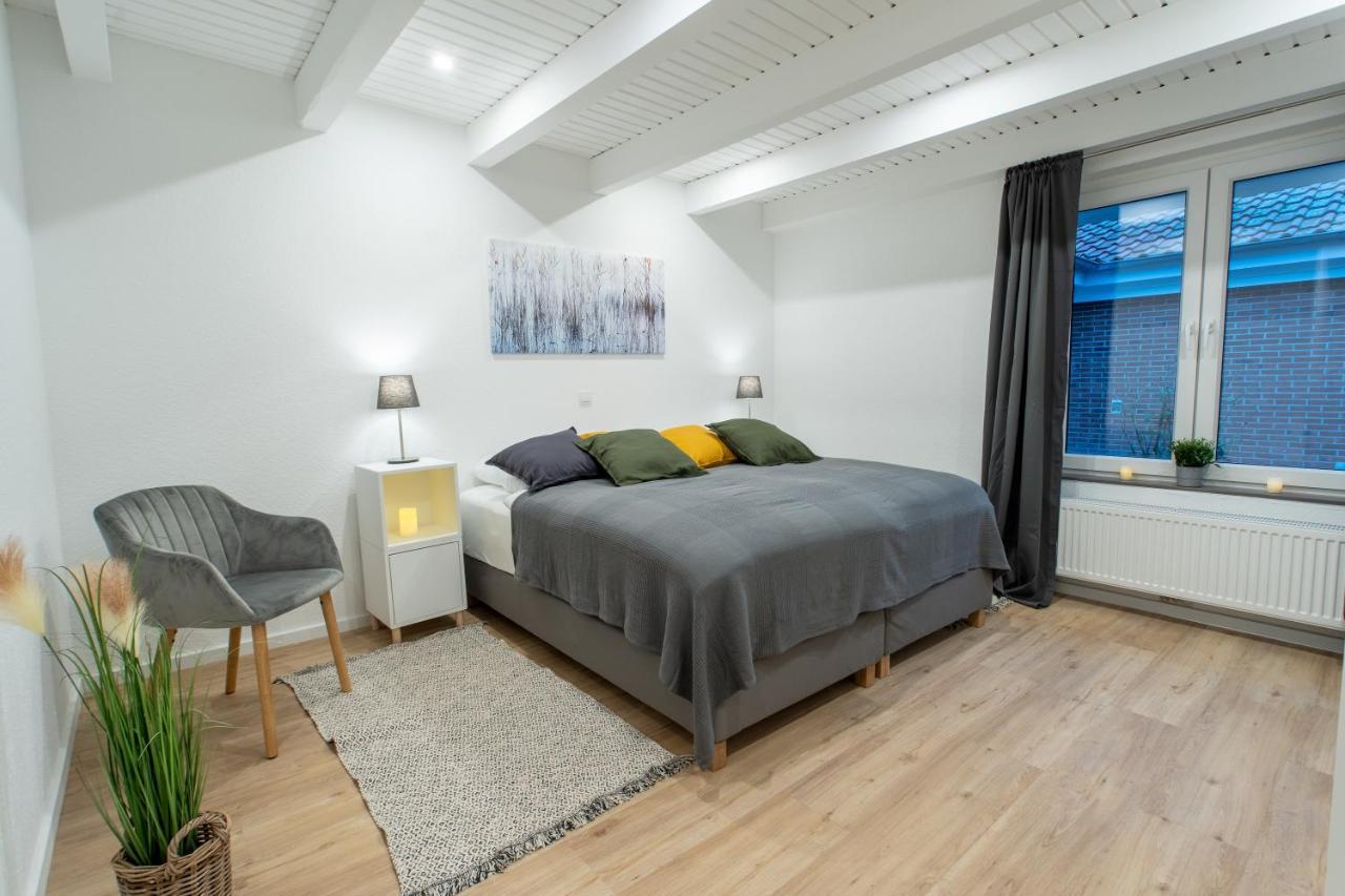 Weberhof Ferienapartments In Rostrup Am Westufer Des Zwischenahner Meers Бад Цвишенан Екстериор снимка